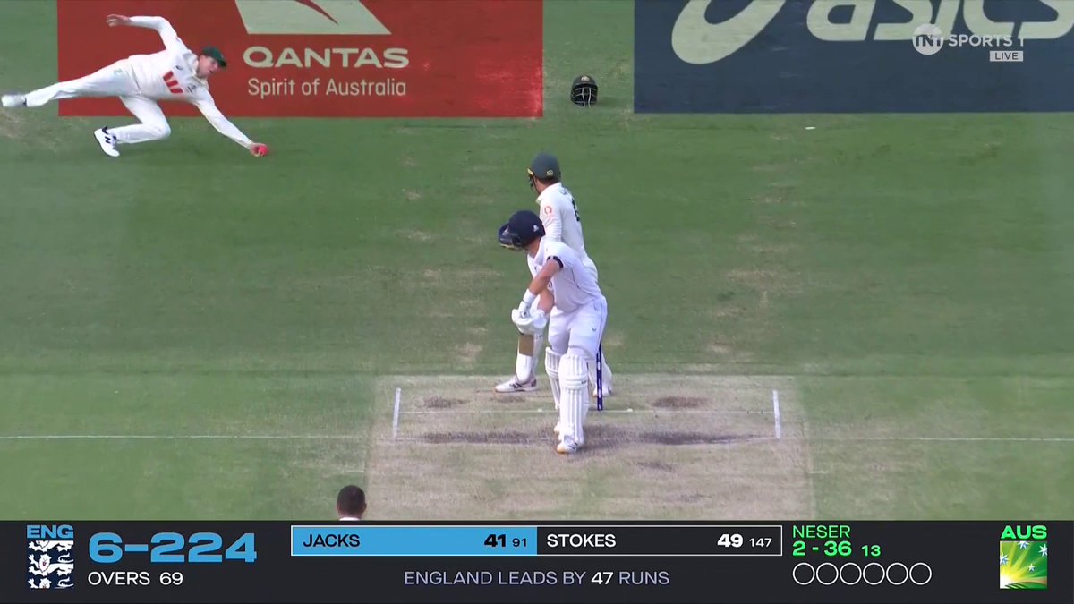 Australia get the breakthrough 😩 Will Jacks goes for 41 ❌ Watch #TheAshes LIVE on TNT Sports and discovery+ 📺