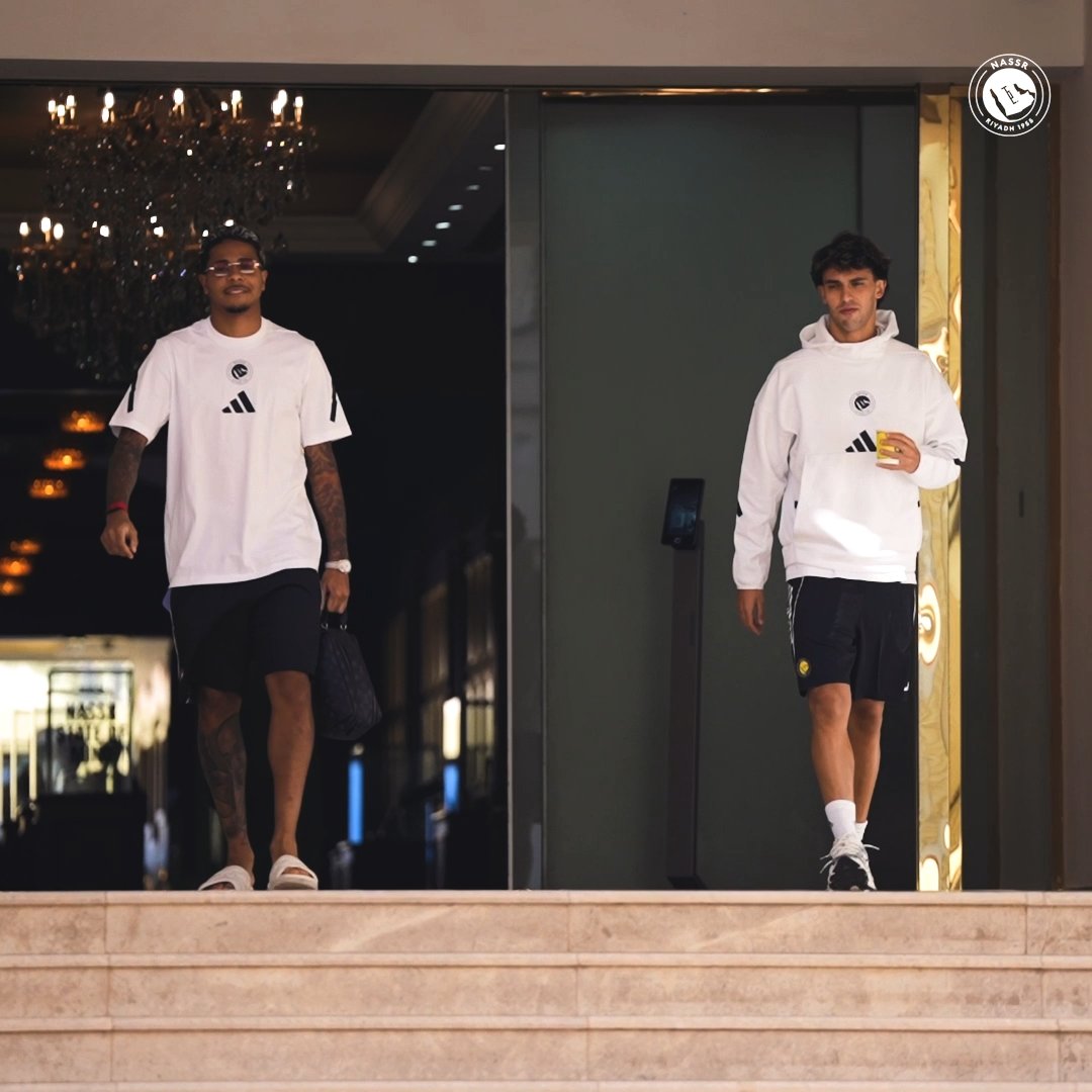 صبـاحٌ جديـد .. يصـل فيه نجومنا إلى مقر ناديهم 💛