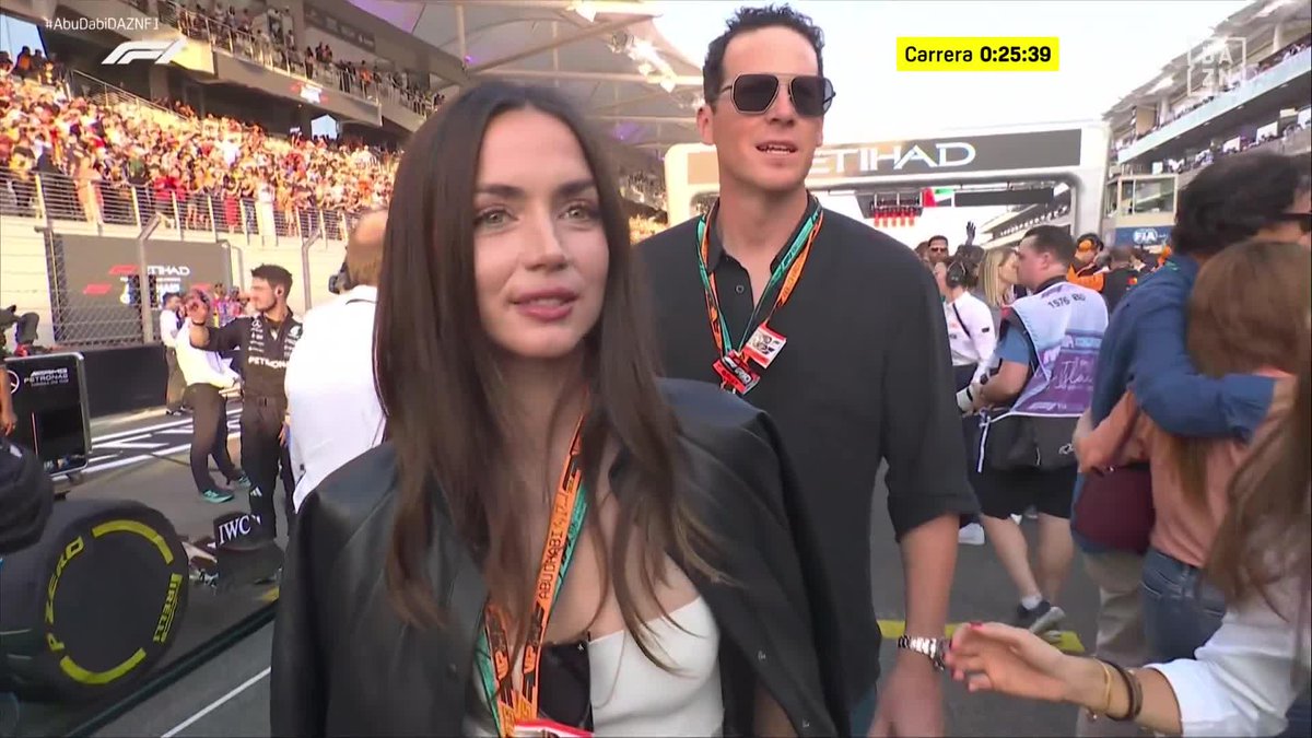 Ana de Armas en la parrilla del GP de Abu Dabi 🎬 #AbuDabiDAZNF1 🇦🇪