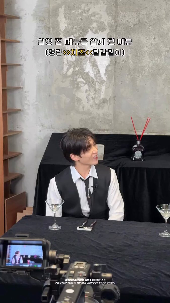 🦊: you know what i like and dislike, im really disappointed (after knowing about the mentaiko “cheese” rolled omelette) 🧸: it’s really alright, just try it once 🦊: right, eat it yourself and all the staffs are laughing 😭😭😭