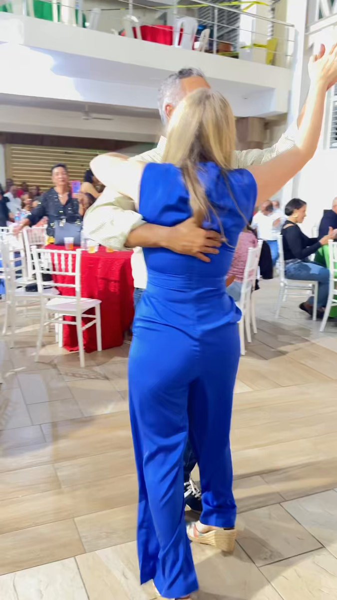 Feliz cumpleaños, mi amor 🎉. Por muchos años más bailando junto a ti y disfrutando cada etapa de la vida. Gracias por tu compañía, tu apoyo incondicional y por hacer de cada día uno mejor. Te amo ❤️. #JoelSantos