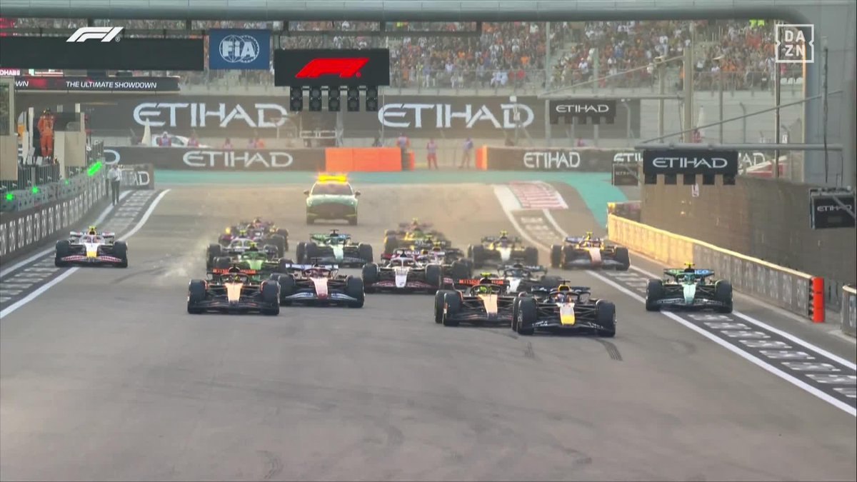 SALIDÓN DE FERNANDO ALONSO 🇪🇸🔥 Se pone 5º y Verstappen mantiene la primera posición 🪄 #AbuDabiDAZNF1 🇦🇪
