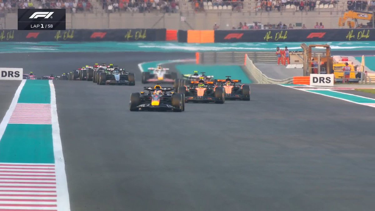 LIGHTS OUT IN ABU DHABI!! Watch the race start 🎥 #F1 #AbuDhabiGP