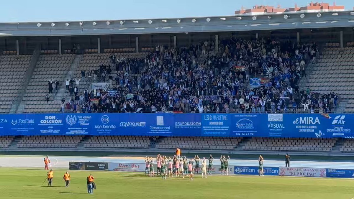 Final amargo, muy doloroso… Sin embargo, me quedo con esta imagen. Ahora toca afrontar dos partidos en casa, en el Estadio Nuevo Colombino. Tiene que ser una caldera. #Huelva #Recre #SegundaFederación #XerezDFCRecre