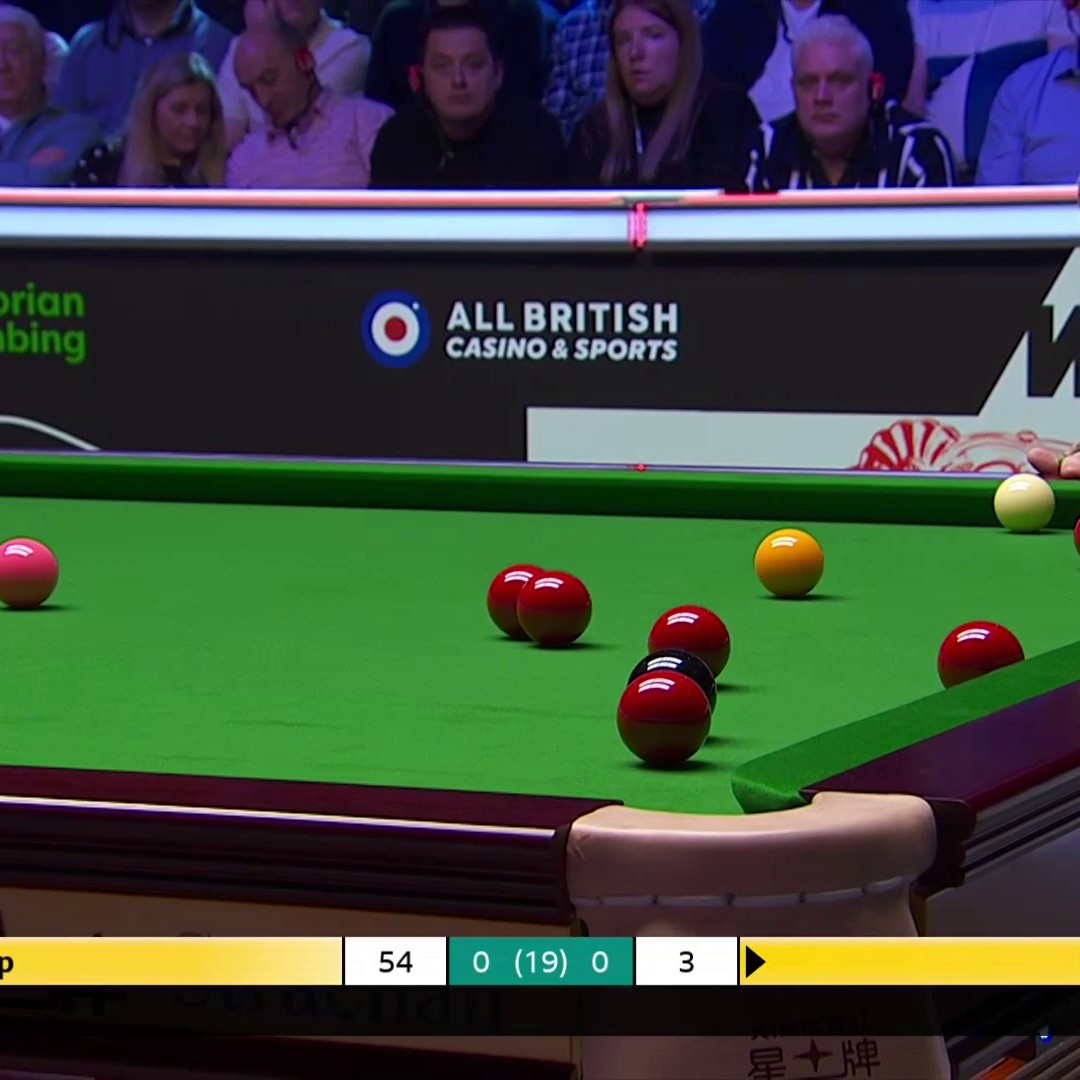 A superb three-ball plant from Mark Selby! 🙌