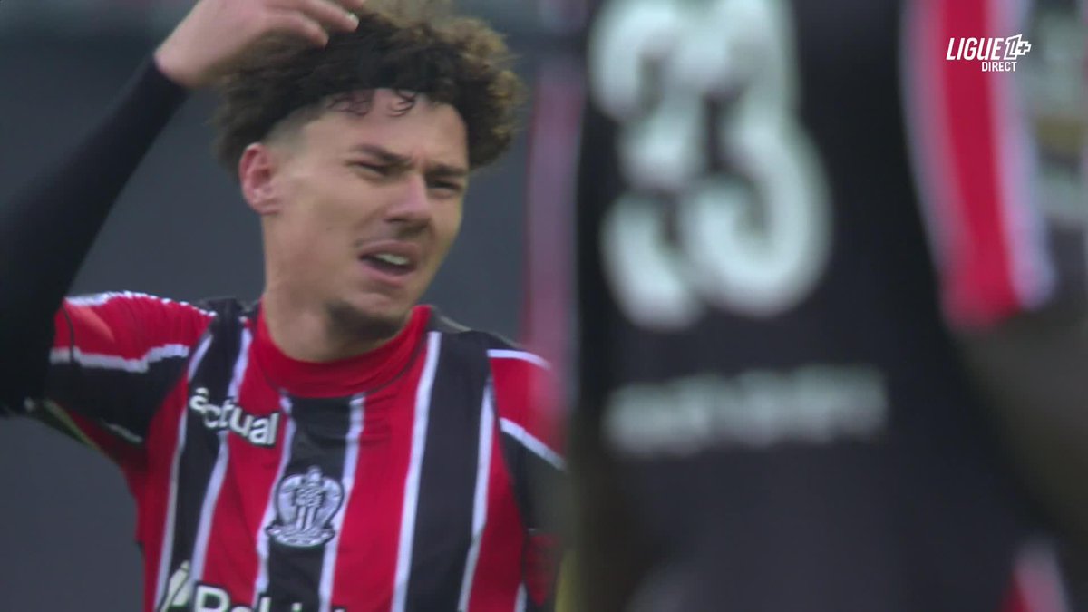 🟥 CARTON ROUGE POUR TOM LOUCHET !!!!! Célébration de ses supporters… Nice va finir à 10. NICE 0-1 ANGERS 🎥 L1+