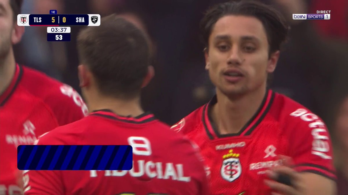 Thomas Ramos qui Thomas Ramos truc après 3 minutes de jeu 🎨 Le rugby est toujours aussi simple pour lui quand il s’agit d’utiliser son pied. Smart box 🎁