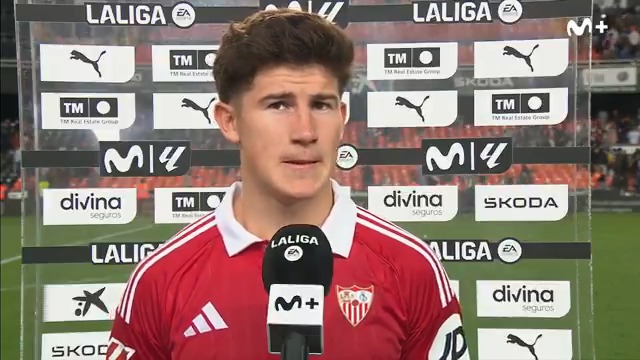 🗣️ "Un día que he soñado toda mi vida, pero jodido por recibir ese gol en el último momento". El debut de Oso en #LALIGAEASPORTS con el Sevilla Fútbol Club. 🎙️ Mónica Marchante #LaCasaDelFútbol