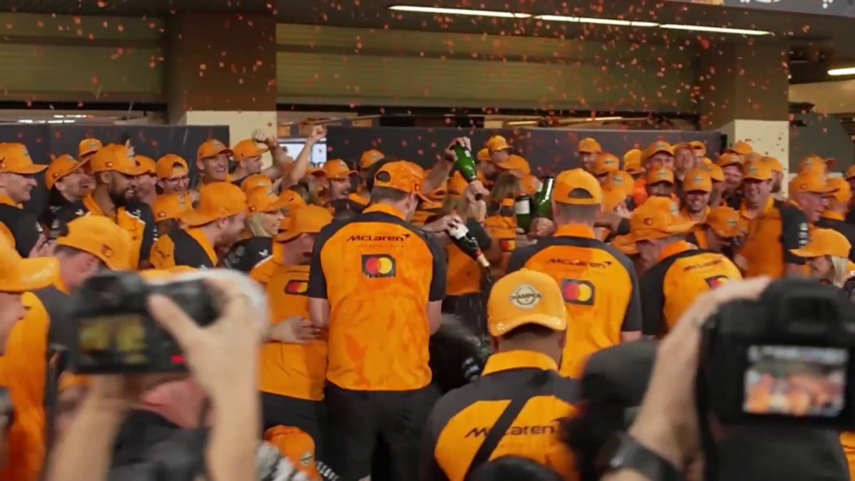 Les images de la célébration de McLaren pour le titre de Norris ⭐️ #AbuDhabiGP #F1