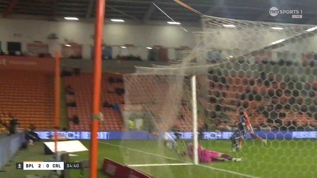 What a hit 🚀 Ashley Fletcher absolutely smashes home the through ball and doubles Blackpool's advantage! 📺 TNT Sports & discovery+ UK
