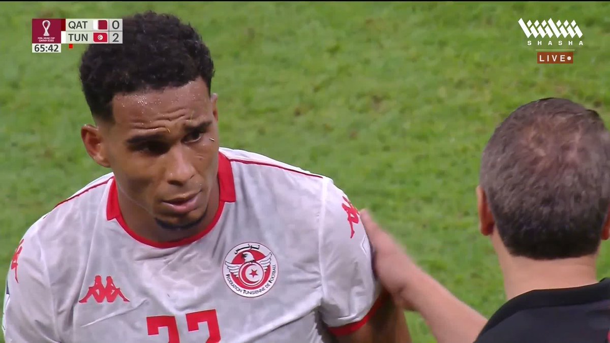 سيف الدين الجزيري لاعب نسور قرطاج يتلقى البطاقة الحمراء أمام العنابي 🟥 النتيجة 2-0 لتونس؛ قطر لديها فرصة ضعيفة ولكن منتخبهم يبدو سيء جدًا