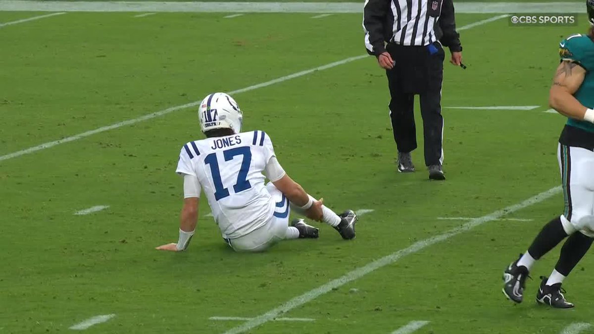 Here’s the play on which Daniel Jones was hurt: