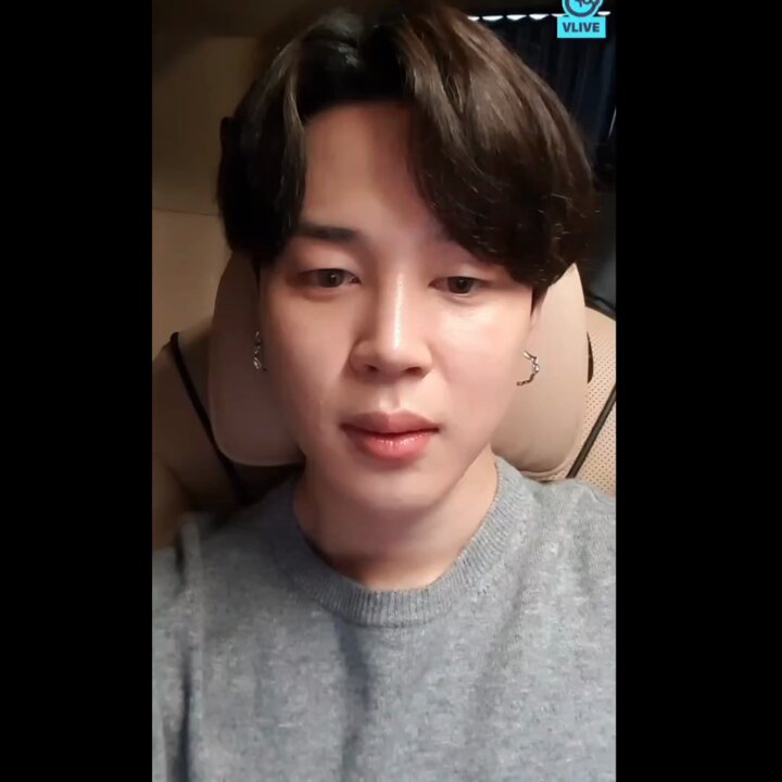 강아지를 정말 좋아하는데 책임을 못 질 것 같아서...강아지들도 외로움을 타니까 못 키울 것 같아요
