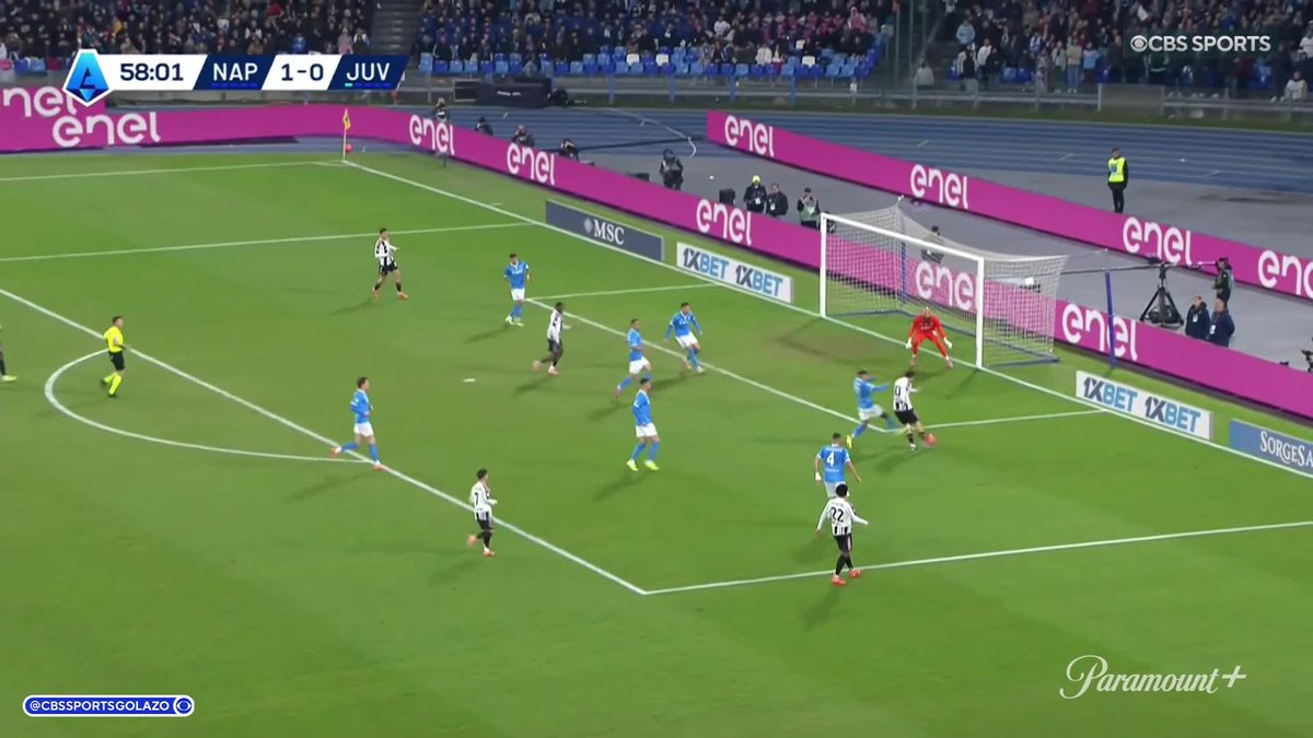 Lovely assist by #USMNT’s Weston McKennie helps pull Juventus level in Naples. Wes deployed as a playmaker today