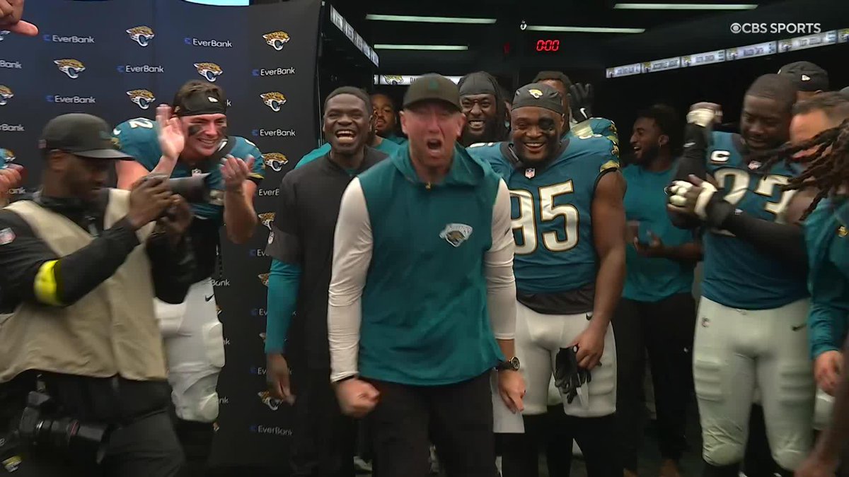 checking in on the Jacksonville Jaguars locker room 🔥 (via NFL on CBS 🏈)