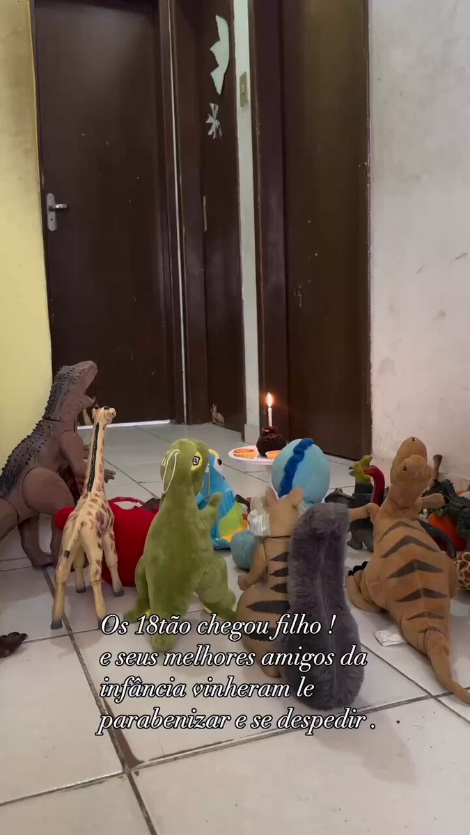 aquela cena de toy story 3 que o andy deixa seus brinquedos com a bonnie e brinca com eles pela última vez 😭