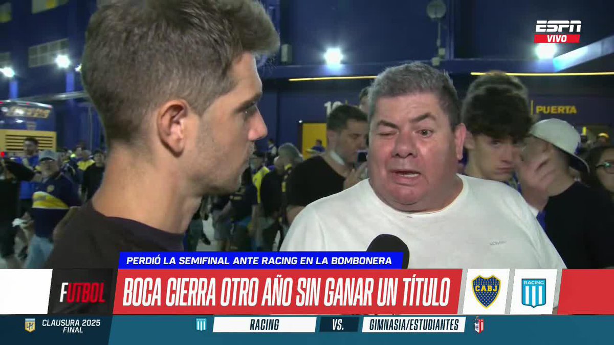 ❌Los hinchas de #Boca en La Bombonera, contra Claudio Úbeda: 🗣️"Velasco entró y la toca para atrás". 🗣️"Hay que traer un 9 urgente, el que tenemos se resbala con la pelota". 🗣️"Para la #Libertadores hay que traer un DT como la gente". 🗣️"Hoy Úbeda entregó el partido. ¿Querías jugar para Racing? Lo hiciste. Se tiene que ir". 🗣️"Hasta él se da cuenta que #Zeballos no puede salir de la cancha hoy".