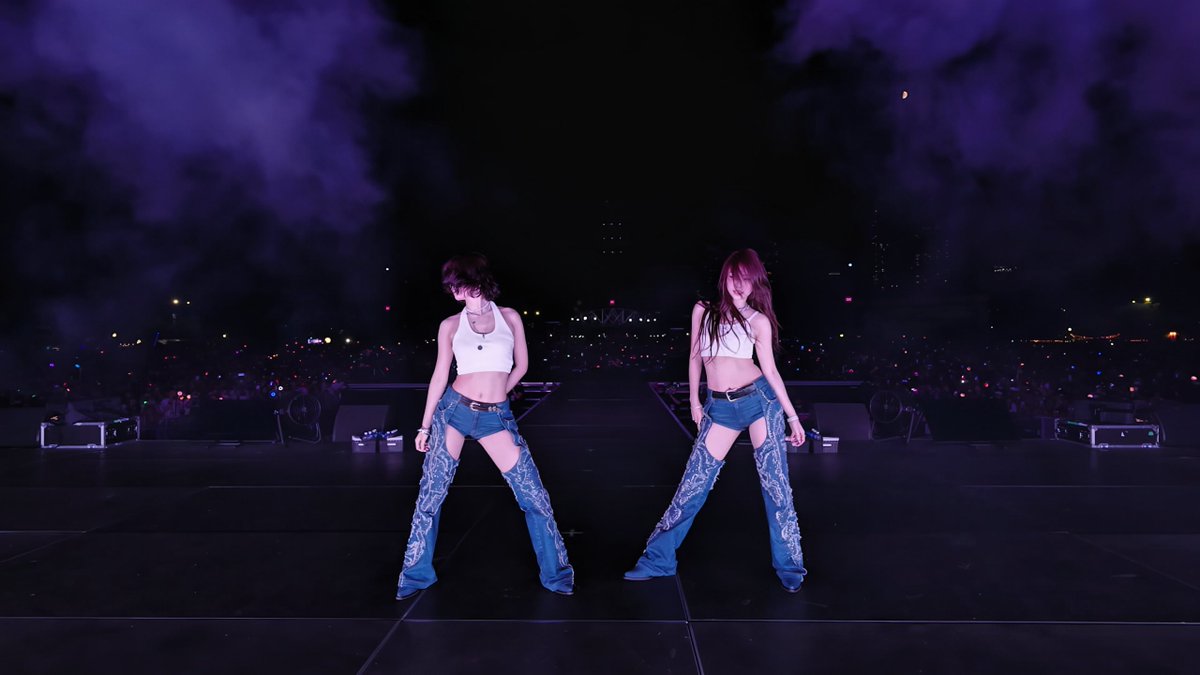 “she sacrificed herself to do the lolla dance with momo because everyone else was too tired” actually she didn’t want anyone else dancing with her momo like that
