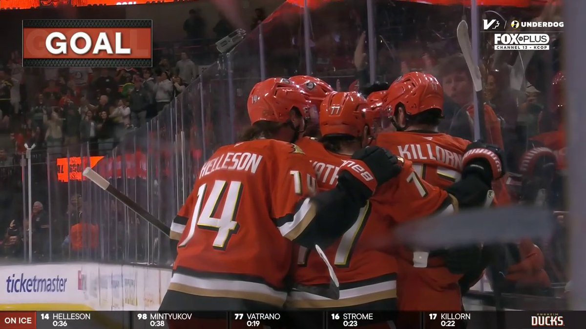 Check out this lob pass from Ryan Strome! 👀