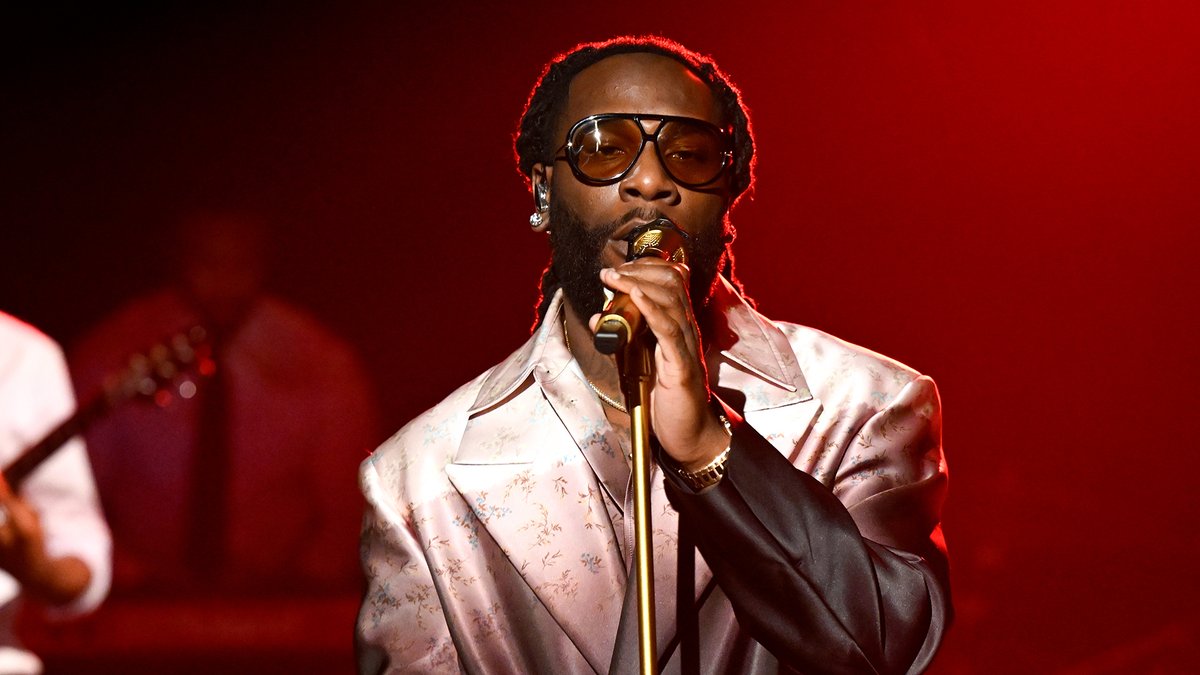 .Burna Boy performs "Love"! Watch the full performance ⬇️ #FallonTonight