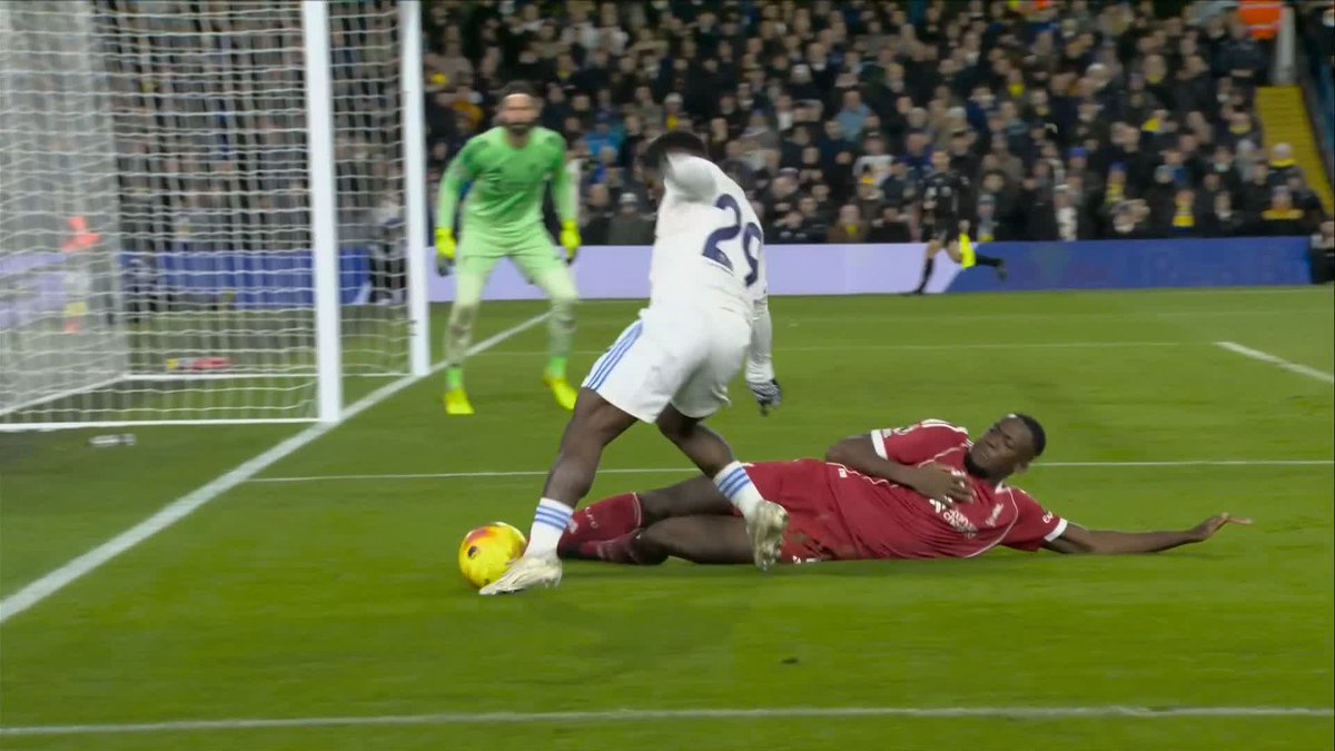"It's so unnecessary" 😮 Jay Bothroyd & Dermot Gallagher analyse Ibrahima Konaté's decision to lunge in on Wilfried Gnonto in Liverpool's thrilling 3-3 draw with Leeds.