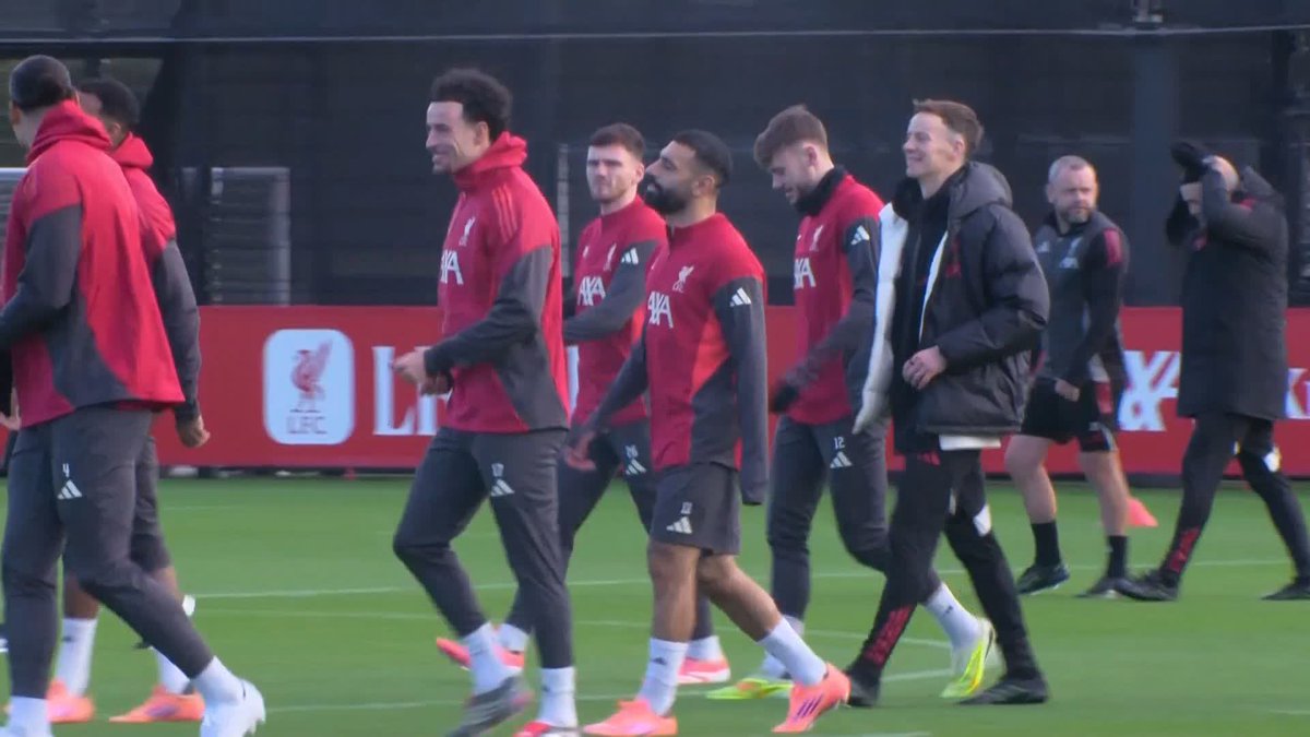 Mohamed Salah takes part in Liverpool training following his controversial interview at the weekend 🔴