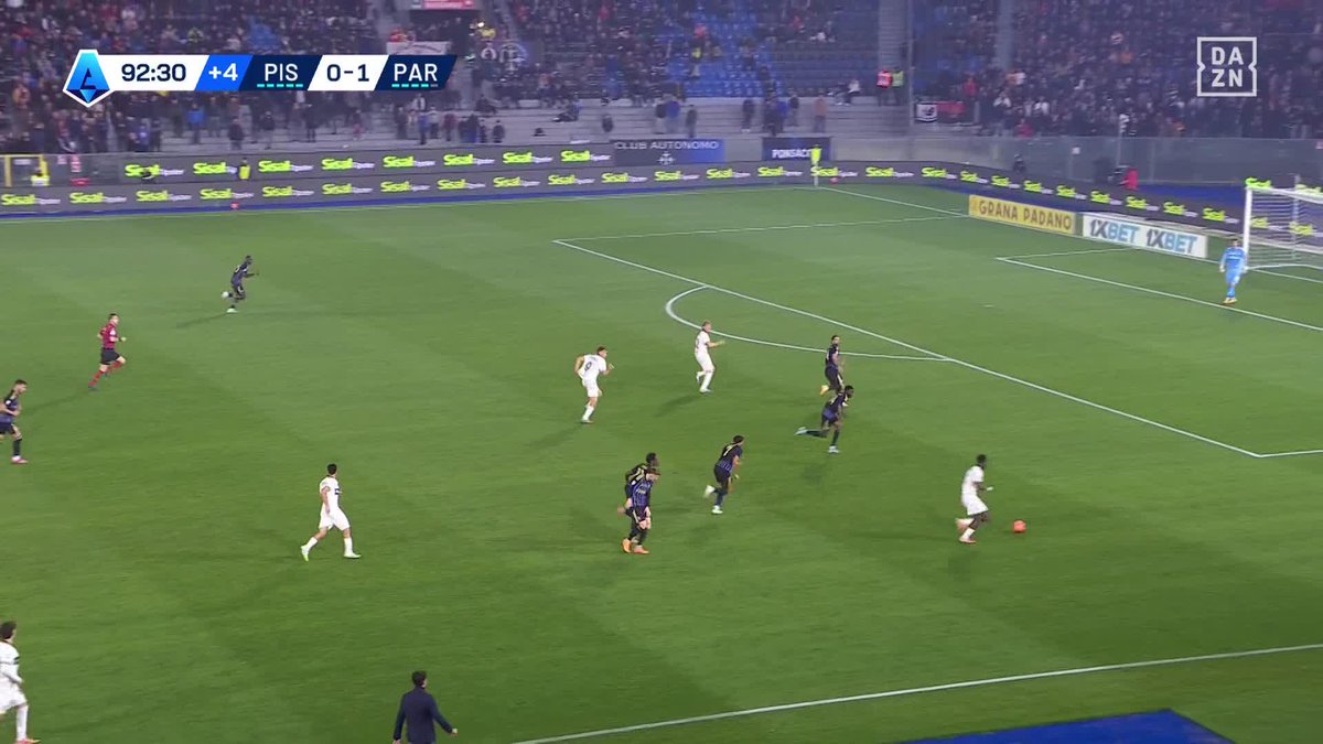 🚨 Le geste VIOLENT de Mbala Nzola avec Pise ! 😳😳 🟥 Il écope bien évidemment d'un CARTON ROUGE.