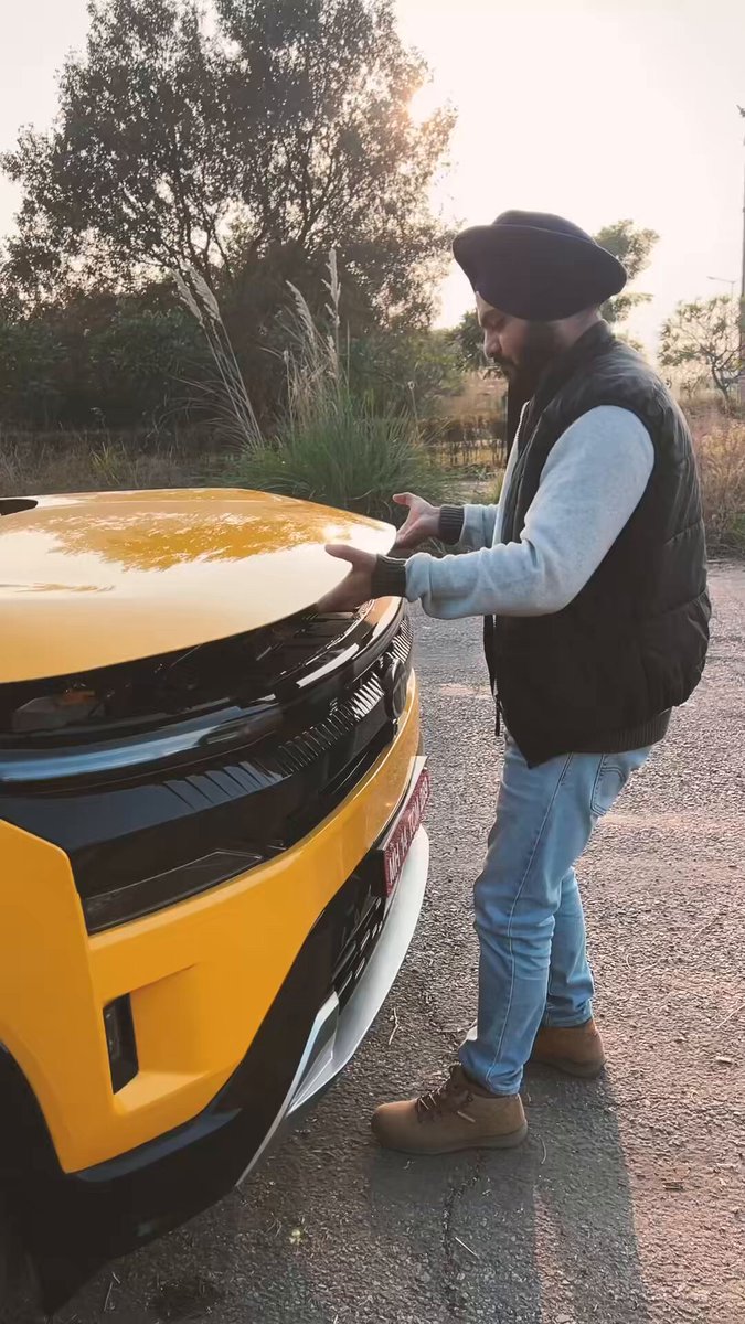 A detailed look at how the Tata Sierra performed across all imp build quality parameters. (Exact video where I left my camera there at the back & left😞) 20/20 - gncap/bncap (track record) 10/10 - Bodyshell Integrity 10/10 - Necessary Safety Features 6/7 - Airbags 8/8 - Disc brakes 10/10 - ADAS 4/4 - Fog lamps 4/4 - Doors weight & feel 4/4 - Inner Wheel well cladding 2/2 - Bonnet Insulation 2/2 - Under Engine Protection 2/2 - Boot lid cover 5/5 - Rubber Beading 5/5 - Overall Insulation 4/5 - Panel gaps consistency 5/5 - Adjustable headrests 4/5 - Paint Quality 1/2 - Spare wheel & Size 2/2 - Bumper depth 2/2 - Under dashboard finish 1/1 Visible Screws 1/1 - Sunroof mechanism 5/5 - Hinges & Joints 1/2 - Backlit window buttons 8/10 - Interior quality & materials Tata Sierra registers a clean 90% in Build Quality Analysis. Coming this from a customer of 4 European cars.