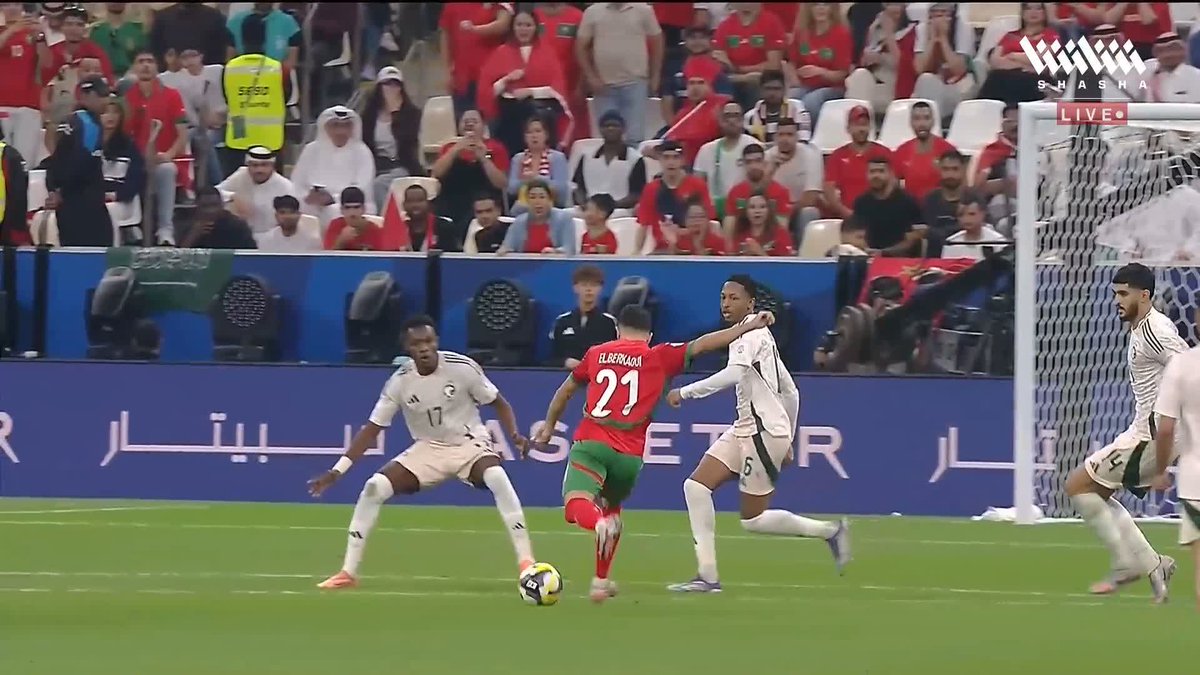 التهديد الأول في الشوط الثاني من نصيب أسود أطلس 💣 تسديدة البركاوي مرت بأمان على مرمى المنتخب السعودي في #كأس_العرب_على_شاشا 🏆💫 شاهد الآن مجاناً وبدون تسجيل دخول 📺