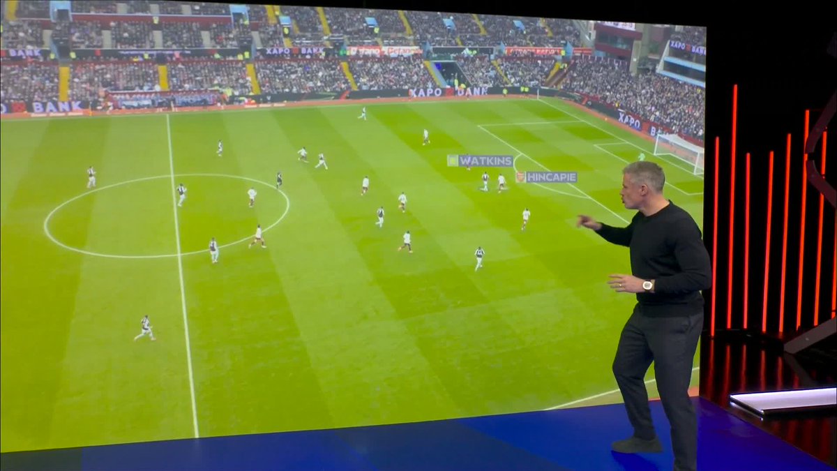 "He makes one error as a centre-back" Jamie Carragher analyses Arsenal's defence in their 2-1 loss to Aston Villa 🔍