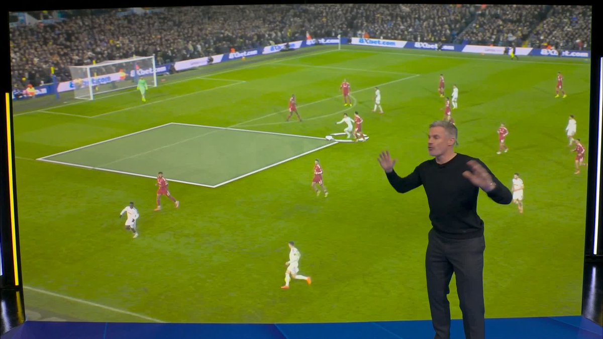 "The positioning of Konate, I just can't believe" 😶 Jamie Carragher analyses Leeds' first goal against Liverpool 🔍
