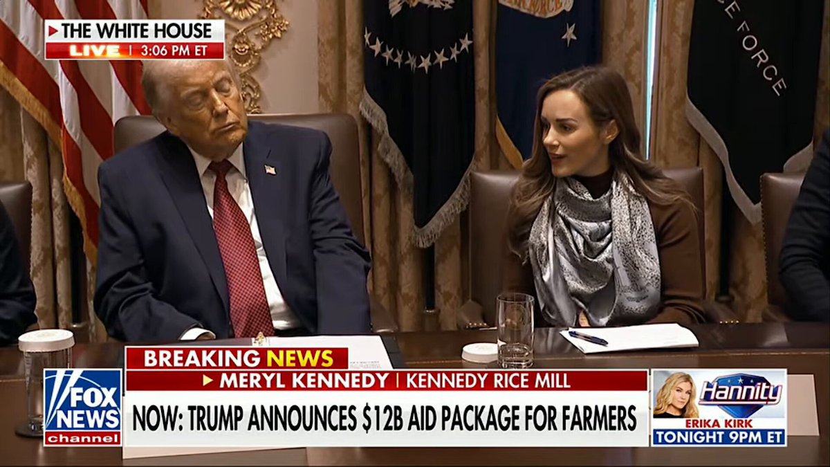 🚨BREAKING: President in REAL-TIME has Scott Bessent take notes on countries that are RIPPING-OFF the United States on illegal Rice shipments TRUMP: "SCOTT, TAKE THIS DOWN!" BESSESNT: "YES SIR!" TRUMP: "This is SO EASY to FIX!"