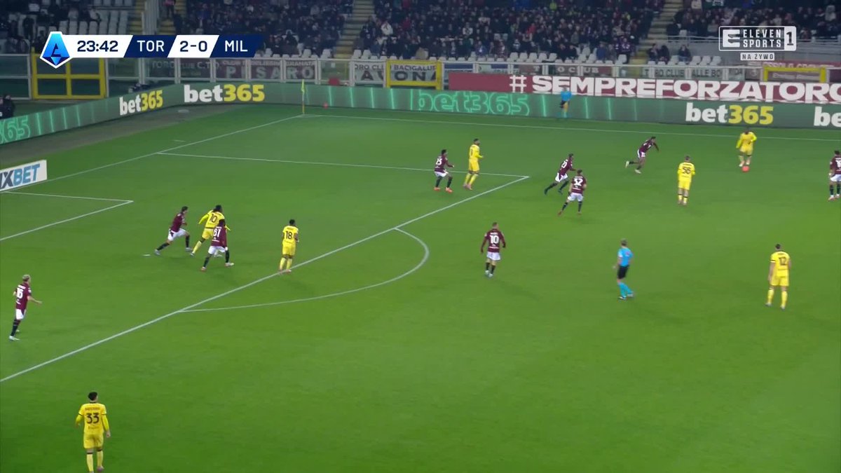 𝐀𝐋𝐄 𝐏𝐎𝐂𝐈𝐒𝐊 𝐀𝐃𝐑𝐈𝐄𝐍𝐀 𝐑𝐀𝐁𝐈𝐎𝐓𝐀! Milan wraca do gry! Po cudownym trafieniu Francuza mamy już tylko 2:1 dla Torino FC 😮💥 Meczycho! Włączajcie Eleven Sports 1 📺🇮🇹#włoskarobota