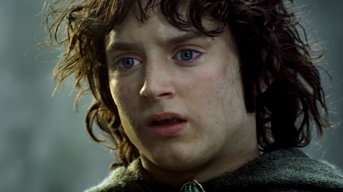 New trailer for the 25th anniversary re-release of #LordOfTheRings trilogy. All three extended editions will be in theaters this January.