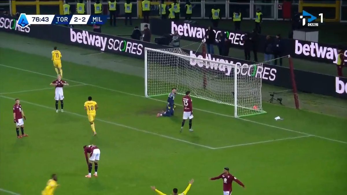 👀 17' Torino 2-0 Milan 🔥 77' Torino 2-3 Milan Milan, geri döndü.
