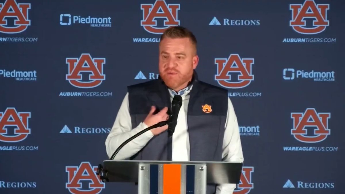 "This place really is 𝐝𝐢𝐟𝐟𝐞𝐫𝐞𝐧𝐭 🦅" Alex Golesh | #WarEagle