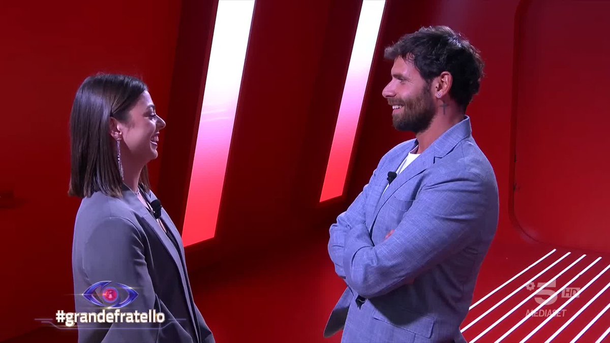 Benedetta e Domenico hanno scelto di non essere ripresi per 60 secondi... #GrandeFratello