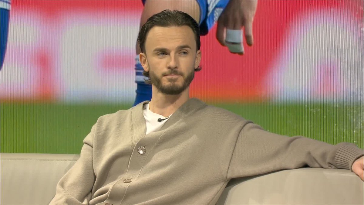 "I used to mimic David Beckham in the garden" James Maddison discusses his free-kick technique 🎯