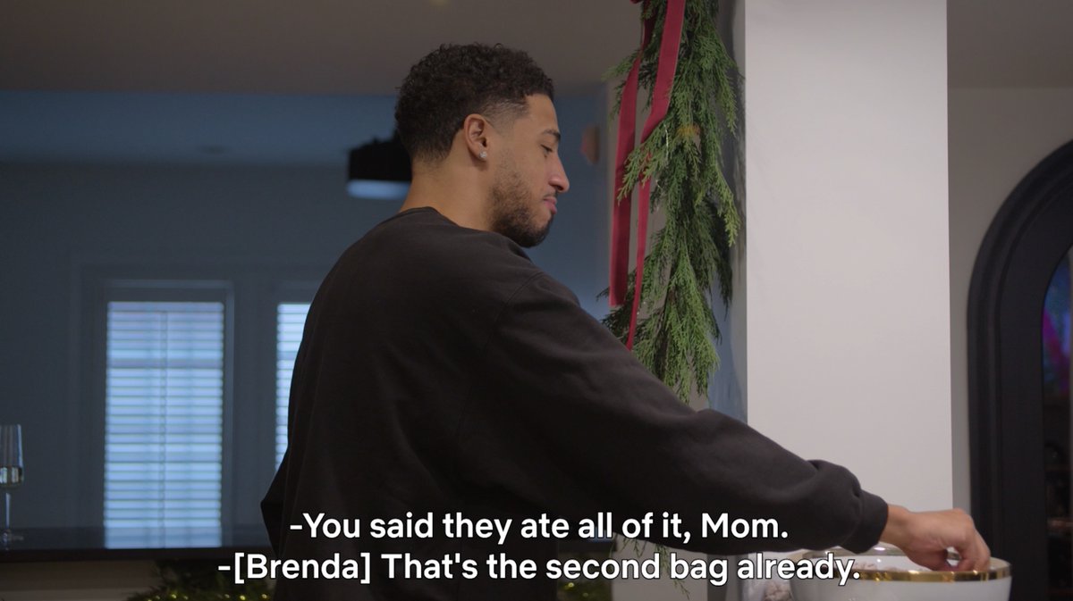 One of Tyrese Haliburton’s favorite Christmas traditions: Eating his homemade ‘puppy chow’ 😂 📺 Starting 5: Season 2