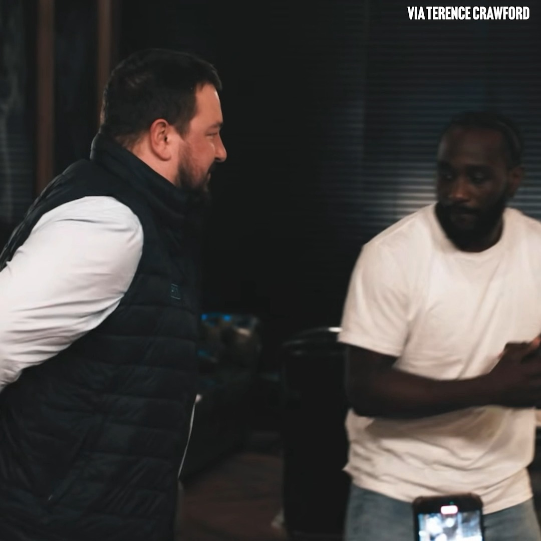 That’s a BRAVE man 😳 Imagine doing the body shot challenge with Terence Crawford 🤣