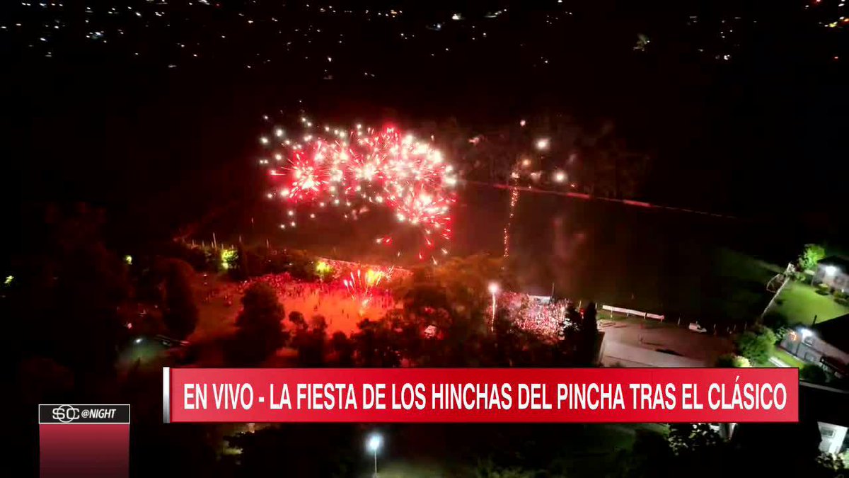 LA PLATA ES PINCHA: fiesta total de los hinchas de Estudiantes al recibir al plantel luego de la victoria por 1-0 a Gimnasia en el clásico disputado en El Bosque. 📺 #SportsCenter | #DisneyPlus Plan Premium