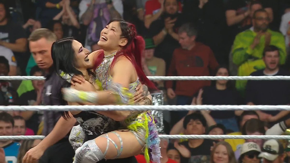 RHIYO ON TOP! 🫡 IYO SKY just scored a win over one half of the Tag Team Champions!