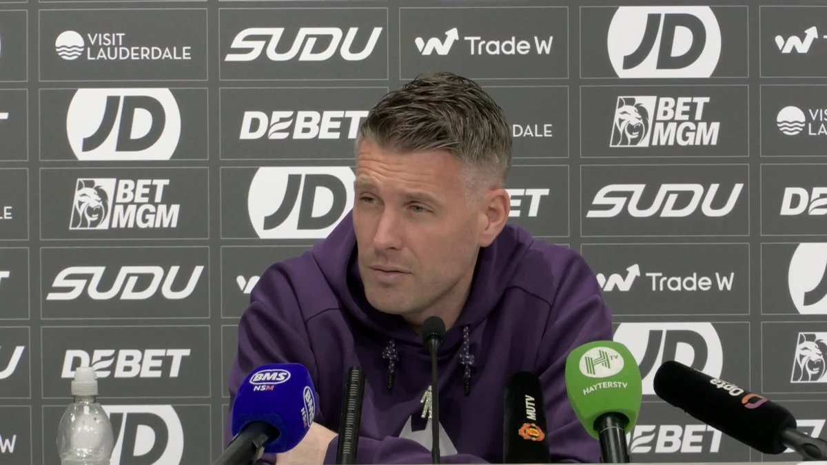 "I understand the frustration, I'd love it if they could support the players" Rob Edwards on the impact Wolves fan protests have on the squad 🟡