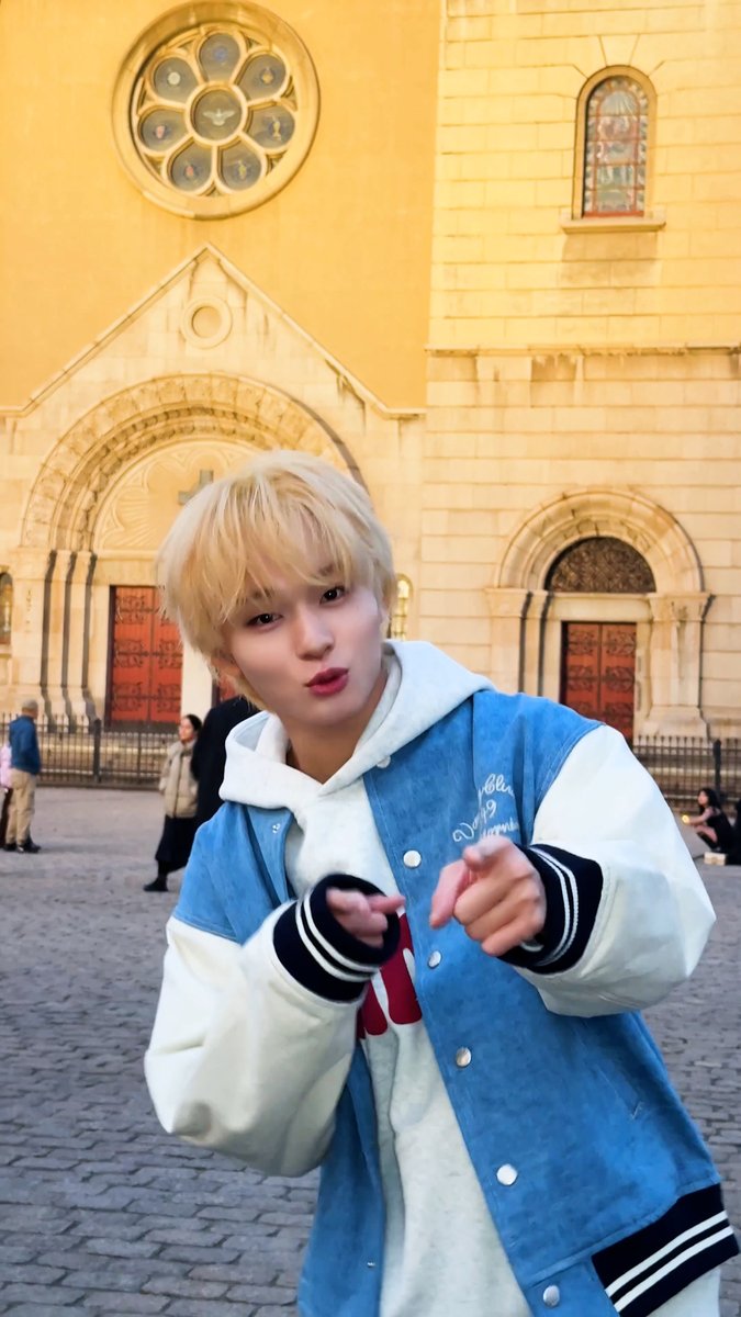 𝒦𝒾𝒸𝓀ℱ𝓁𝒾𝓅 𝒾𝓃 𝒬𝒾𝓃ℊ𝒹𝒶ℴ 。・:*:・゚★ #KickFlip #킥플립