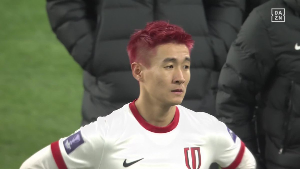 これぞ、スポーツの力。 🇨🇳成都蓉城(中国）の選手たちが試合後に 神戸サポーターのもとへ歩み寄り挨拶へ 神戸サポーターも大きな拍手で お互いの健闘を称え合う👏 🏆ACLエリート第6節 🆚神戸×成都蓉城 📺 DAZN ライブ配信中 #ACLElite #だったらDAZN