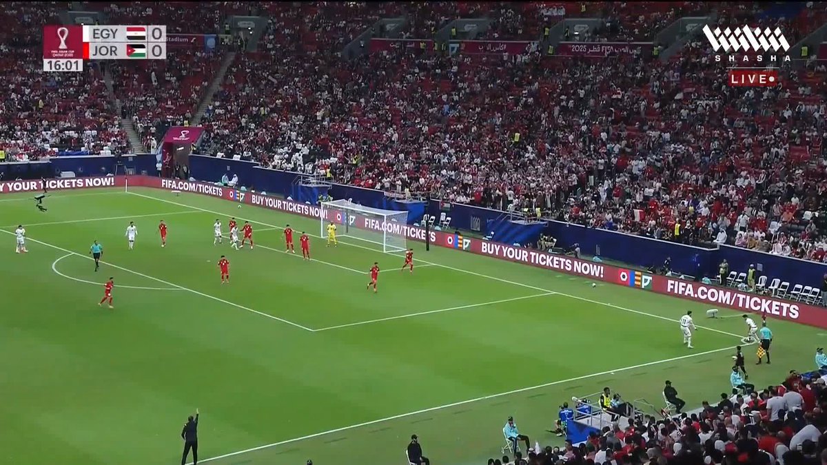 نور بني عطية حارس الأردن يتصدى لرأسية الونش 🇯🇴🧤 تابعوا المباراة وباقي المواجهات في #كأس_العرب_على_شاشا 🏆💫 شاهد الآن مجاناً وبدون تسجيل دخول 📺