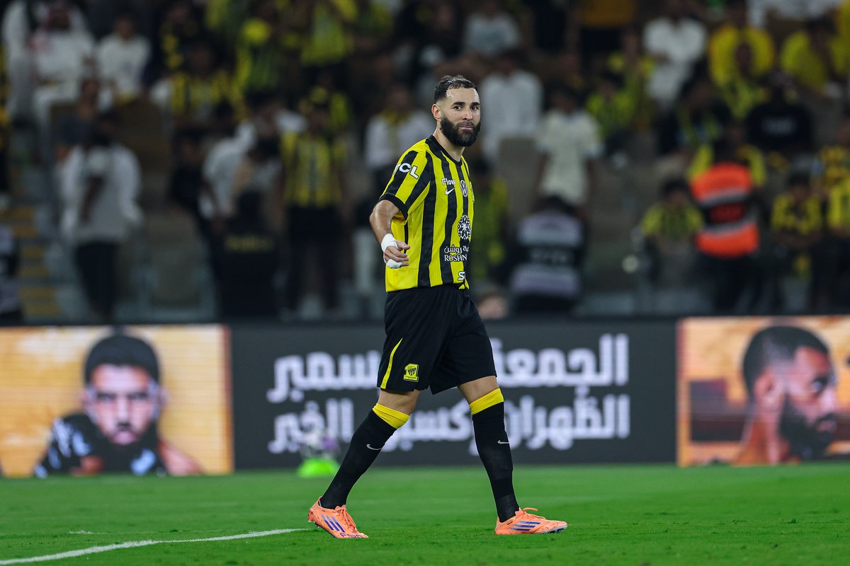 بالقدم اليمنى 🤩 بالرأس 😎 بالقدم اليسرى 🤯 ثلاثية كريم بنزيما أمام الأخدود 🇫🇷 #دوري_روشن_السعودي | #للجماهير