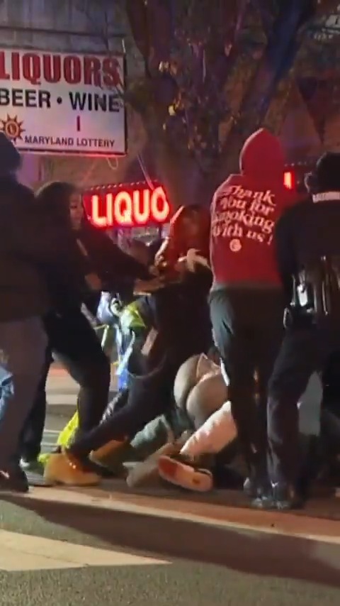 Crowd gathers at the scene of a fatal shooting on a 28 year old man in Baltimore and it quickly devolves into more violence. As a former Baltimore resident - this is completely on brand for the city... #CityLife #baltimore #decay #failedstate #crime #urban #3rdWorld #NattyBoh #democrats #liquor #obesity #diabetes