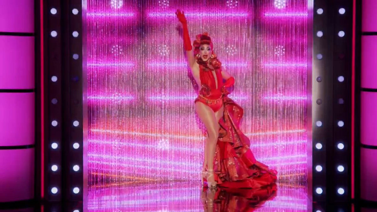 Let there be LIGHT! ⚡️ #DragRace shines brighter than ever before with Season 18 premiering FRIDAY JAN 2 at 8p on MTV!