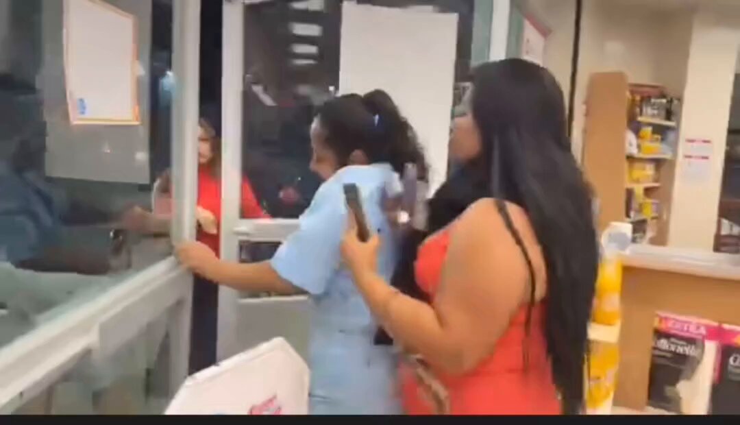 At least she waited patiently for her to finish 😭